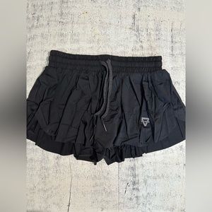 Keiki Kona 2-in-1 Flowy Fitness Shorts in Black